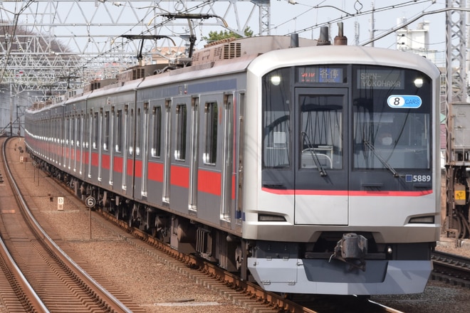 目黒線5080系5189Fを多摩川駅で撮影した写真