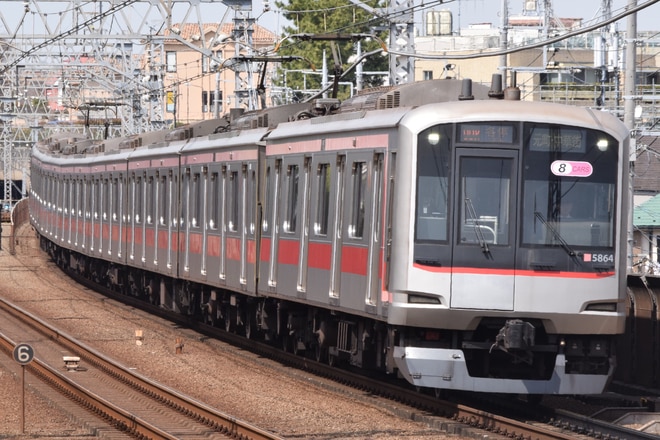 東横線5050系5164Fを多摩川駅で撮影した写真