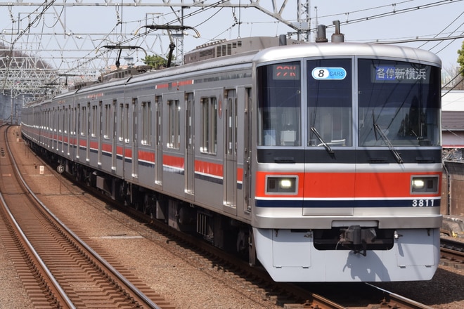目黒線3000系3111Fを多摩川駅で撮影した写真