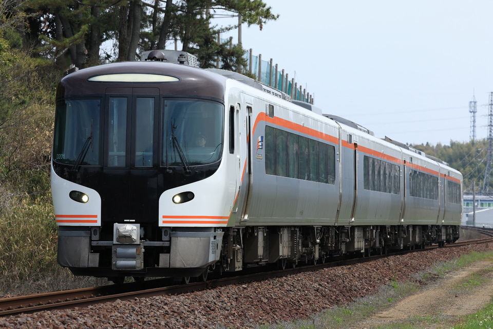 JR海HC85系D201編成の写真