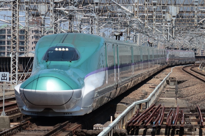 函館新幹線総合車両所H5系H4編成を大宮駅で撮影した写真