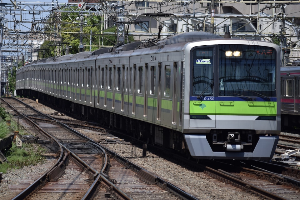都営10-300形10-450編成<br class="br-sp" />(10-450F)の写真
