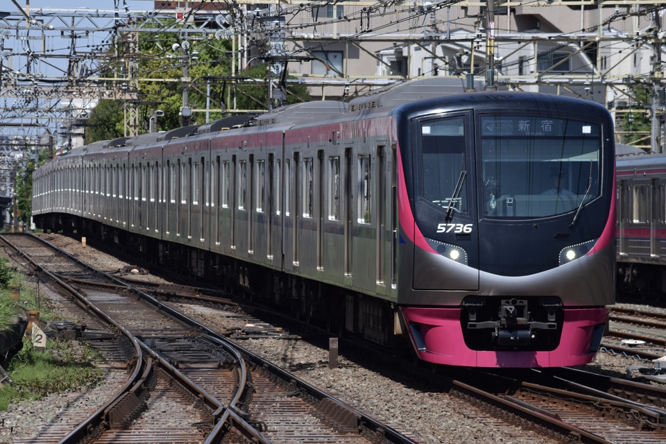 京王5000系5736F<br class="br-sp" />(5736編成)の写真