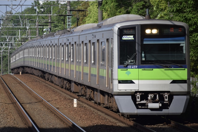 大島車両検修場10-300形10-450Fを南大沢駅で撮影した写真