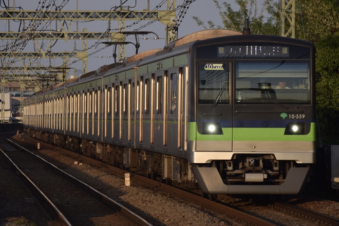 大島車両検修場10-300形10-550Fを京王よみうりランド駅で撮影した写真