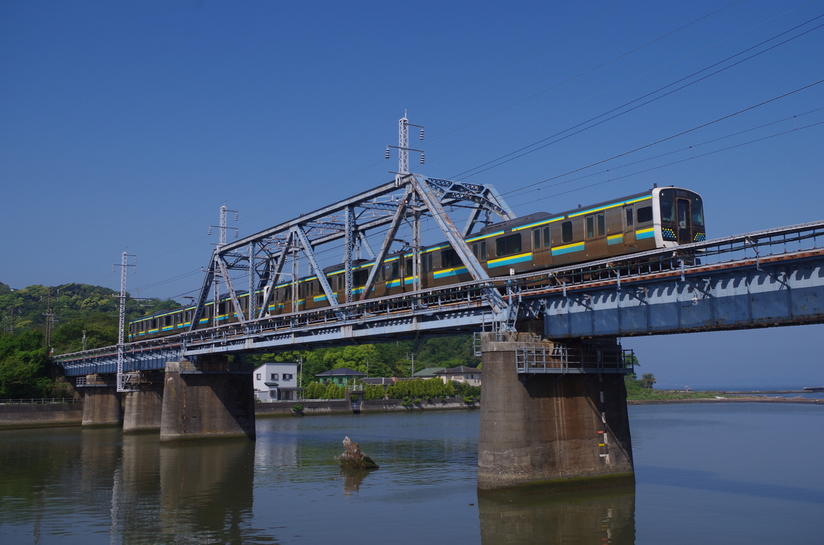 JR東日本 幕張車両センター本区 E131系 マリR07編成