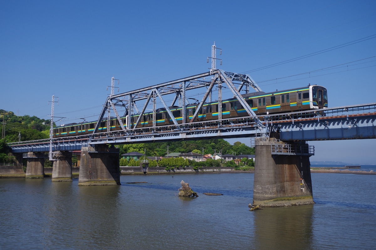 JR東日本 幕張車両センター本区 E131系 マリR08編成