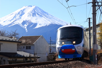 富士山麓電気鉄道 鉄道技術センター 8000系 8001F