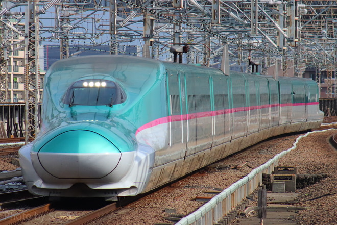 新幹線総合車両センターE5系U19編成を大宮駅で撮影した写真