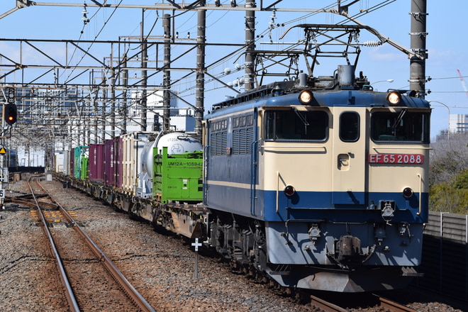 新鶴見機関区EF652088を新習志野駅で撮影した写真