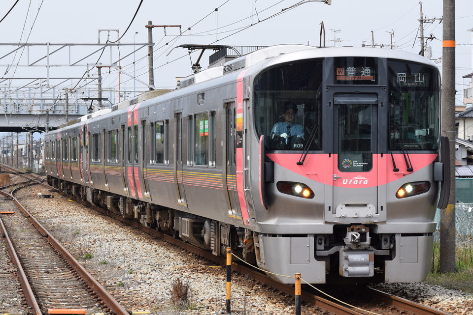 JR西227系R9編成<br class="br-sp" />(オカR9編成)の写真