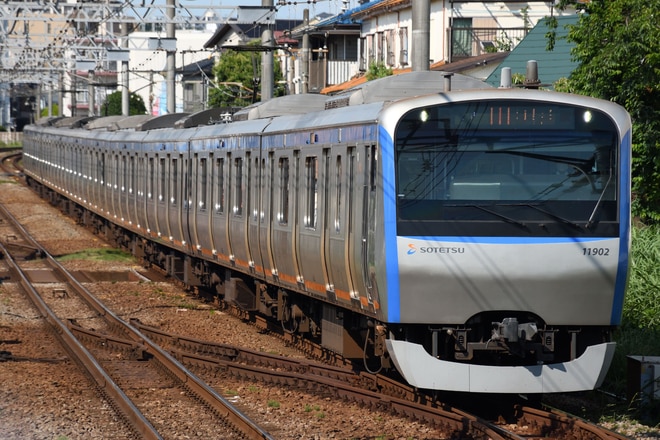 かしわ台車両センター11000系11002×10を鶴ケ峰～二俣川間で撮影した写真