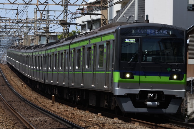 大島車両検修場10-300形10-520Fを八幡山～上北沢間で撮影した写真