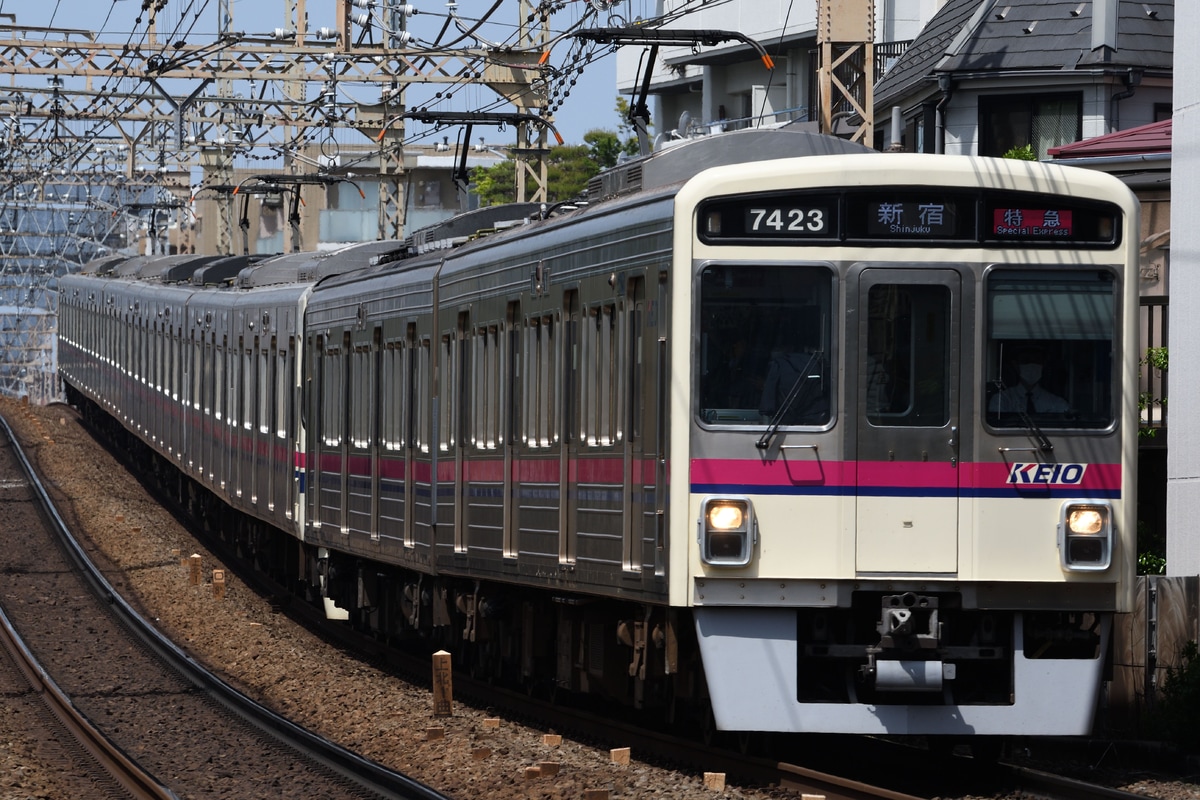 京王電鉄  7000系 7423F