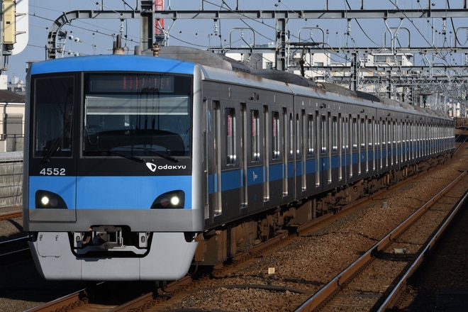 喜多見検車区4000形4052×10を祖師ケ谷大蔵駅で撮影した写真