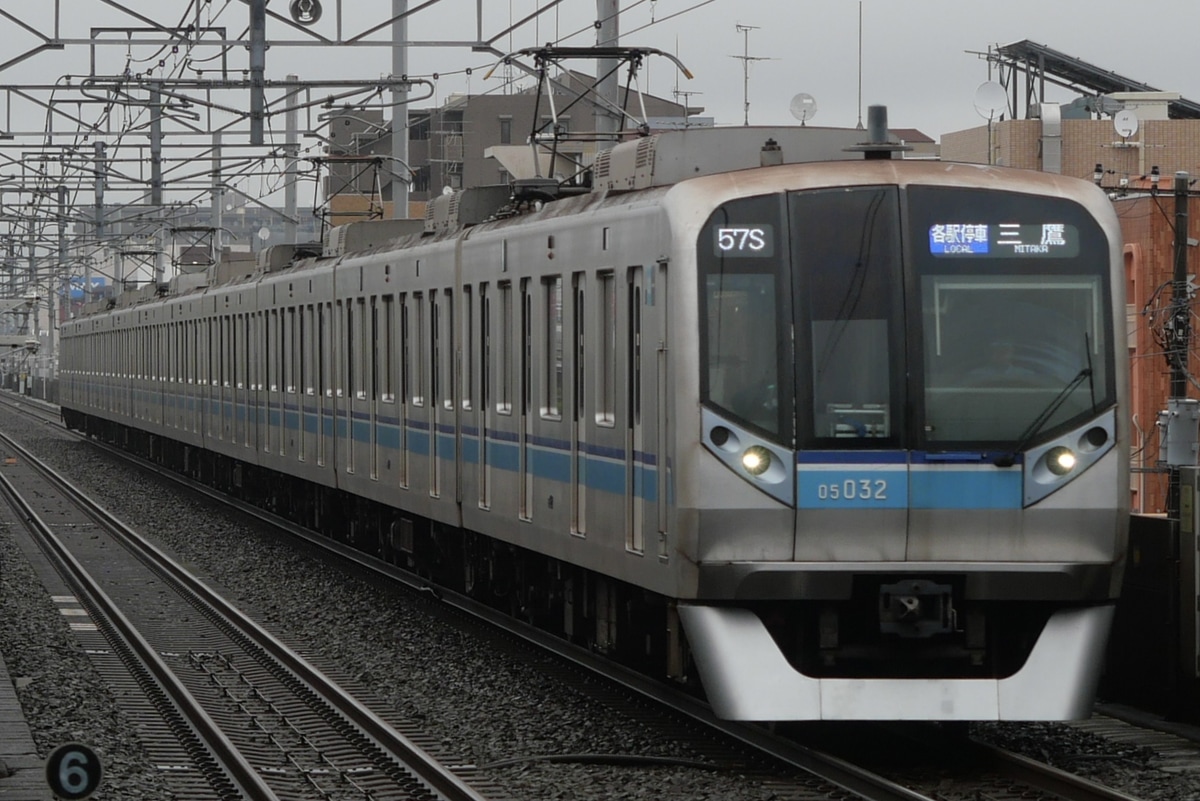 東京メトロ 深川検車区 05系 05-132F