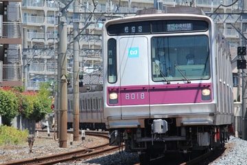 東京メトロ  8000系 8018f