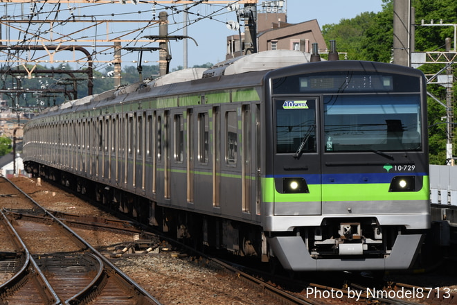 大島車両検修場10-300形10-720Fを京王多摩センター駅で撮影した写真