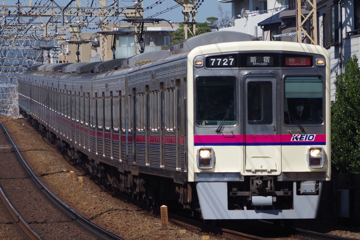 京王電鉄  7000系 7727編成