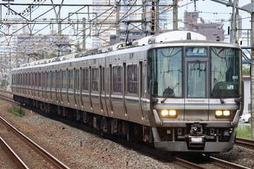 JR西日本223系ホシW33編成を南草津駅で撮影した画像