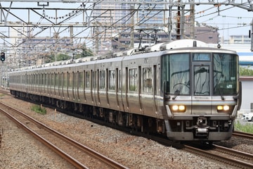 JR西日本223系ホシW31編成を南草津駅で撮影した画像
