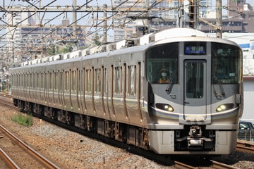 JR西日本225系ホシI8編成を南草津駅で撮影した画像