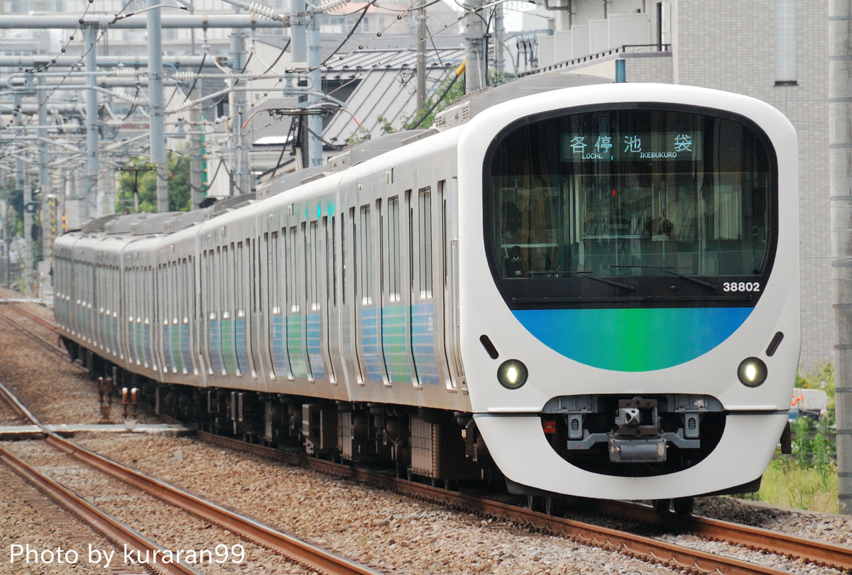 西武鉄道  30000系 38102F