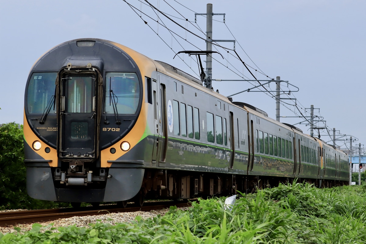 JR四国 松山運転所 8600系 E2編成
