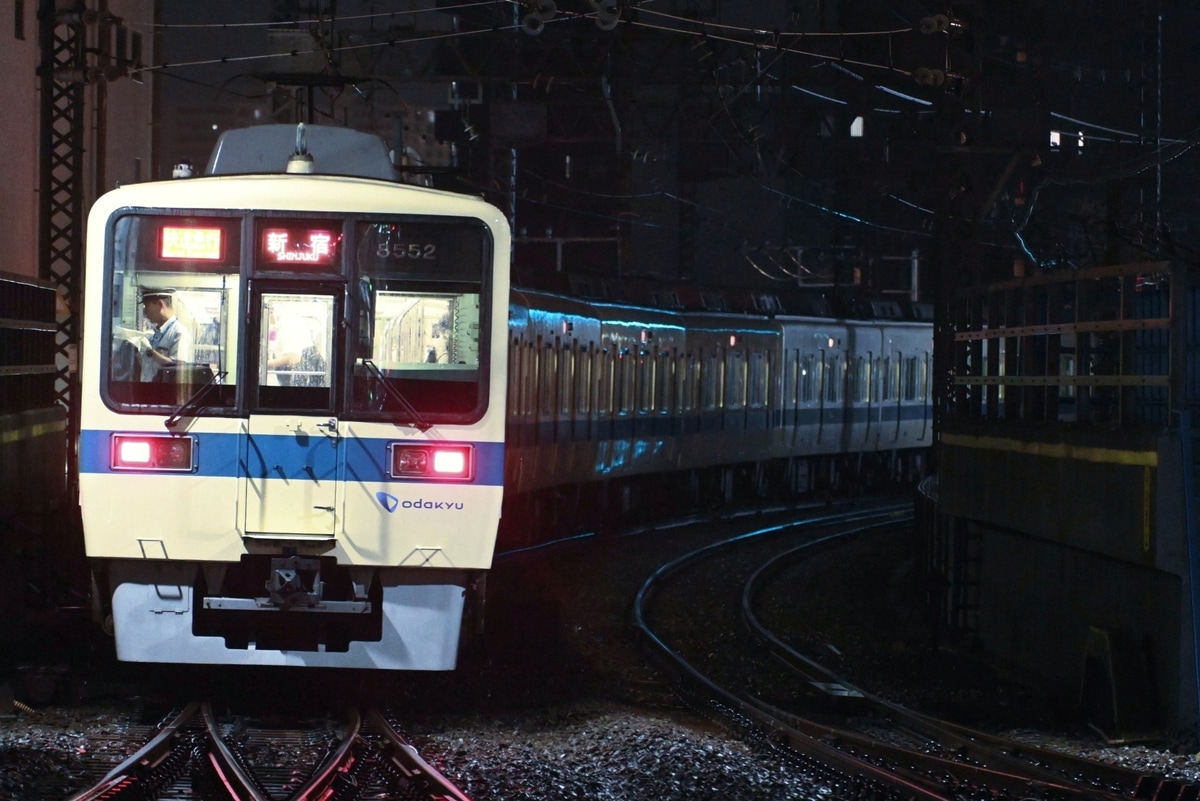 小田急電鉄  8000形 8252F