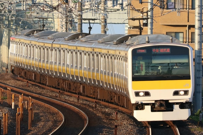 三鷹車両センターE231系ミツA527編成を平井駅で撮影した写真