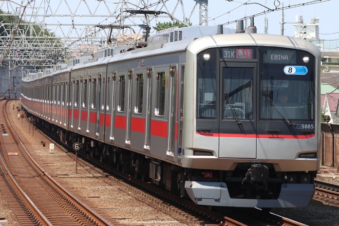 元住吉検車区5080系5185Fを多摩川駅で撮影した写真