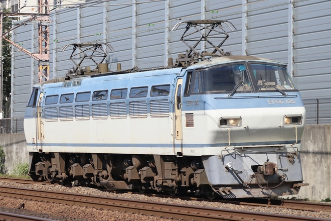 吹田機関区EF66形EF66-125を南草津～瀬田間で撮影した写真