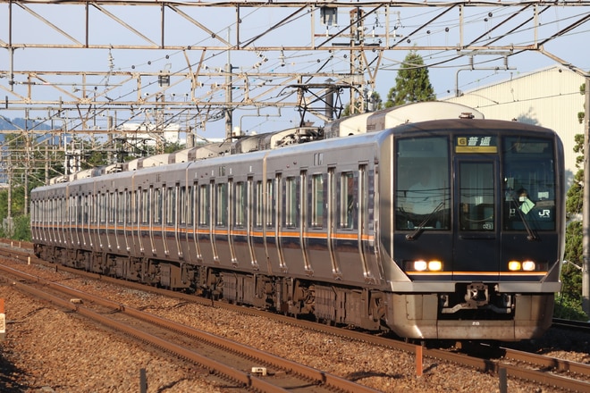 網干総合車両所明石支所321系D28編成を瀬田駅で撮影した写真