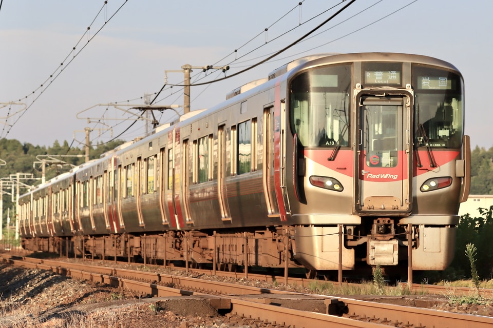 JR西227系A10編成<br class="br-sp" />(ヒロA10編成)の写真