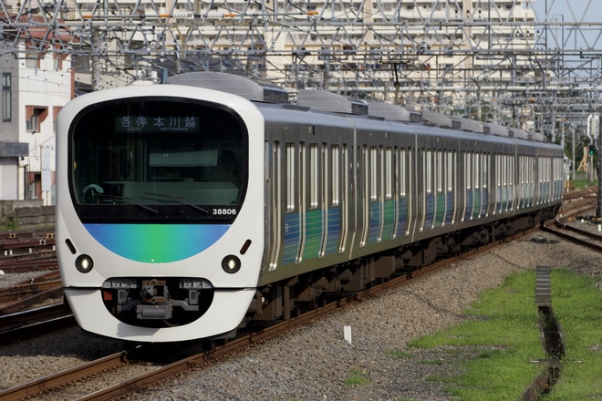 南入曽車両基地30000系38106Fを新所沢駅で撮影した写真