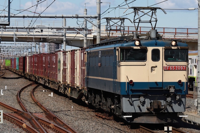 新鶴見機関区EF652097を吉川美南駅で撮影した写真