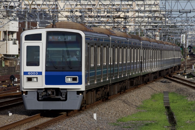 玉川上水車両管理所6000系6103Fを新所沢駅で撮影した写真