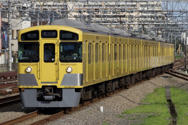 南入曽車両基地2000系2083Fを新所沢駅で撮影した写真