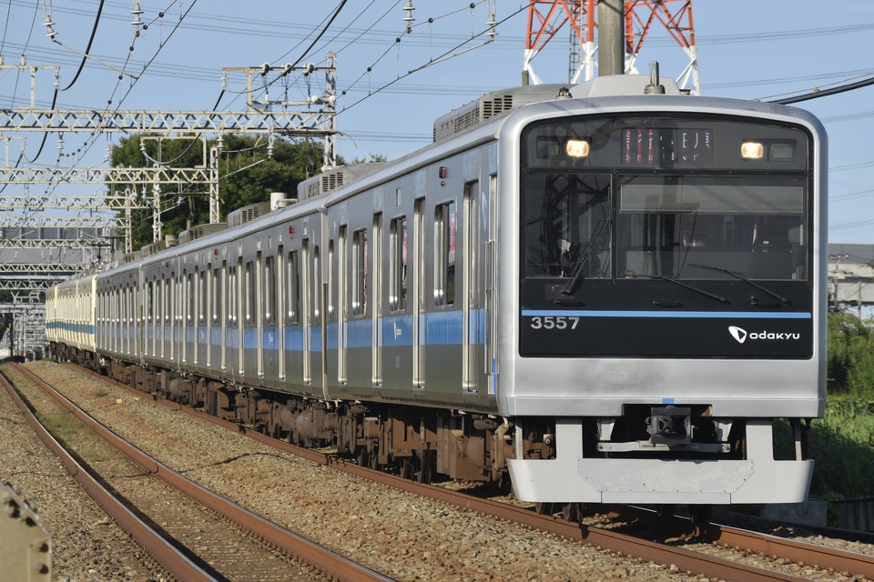 小田急3000形3257×6<br class="br-sp" />(3257F)(3257編成)の写真