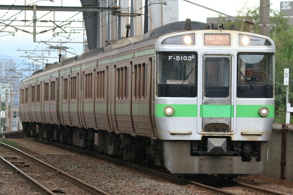 JR北721系F5103編成+F5203編成<br class="br-sp" />(F5103+F5203編成)の写真