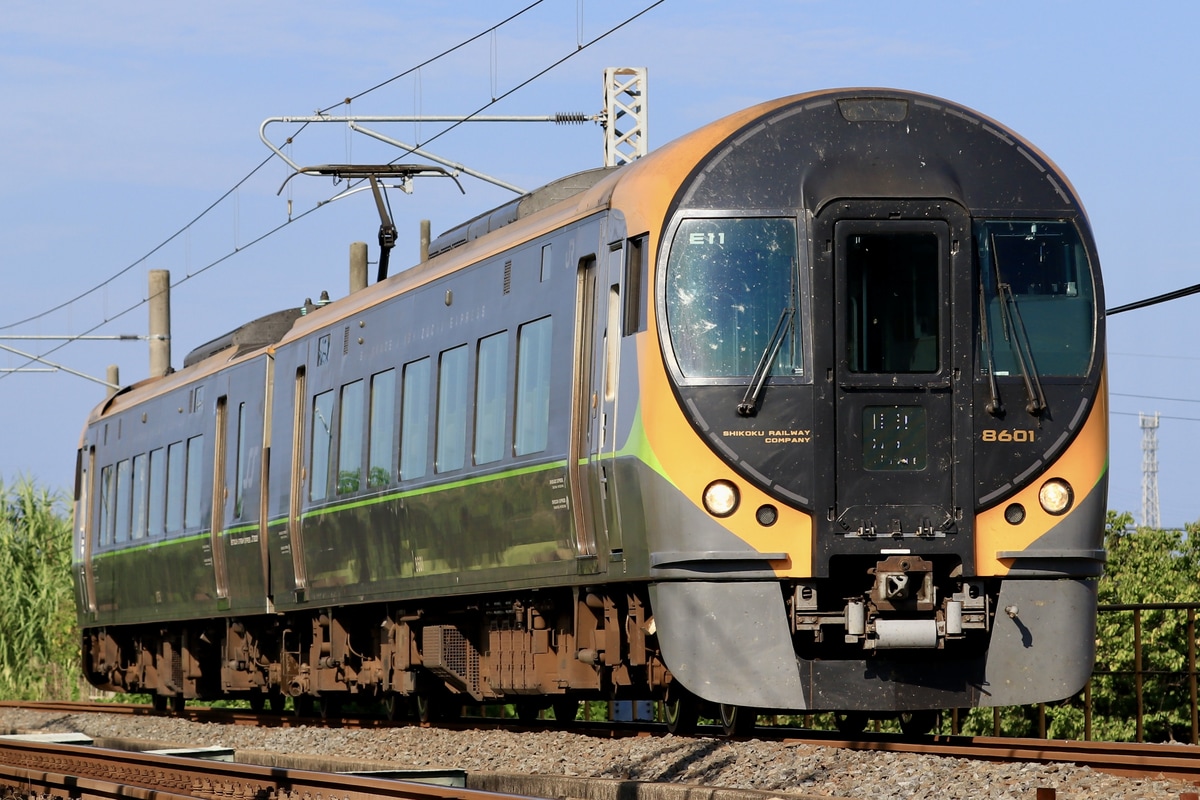 JR四国 松山運転所 8600系 E11編成