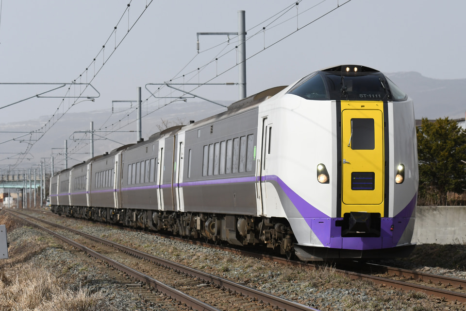 JR北キハ261系ST-1111編成の写真
