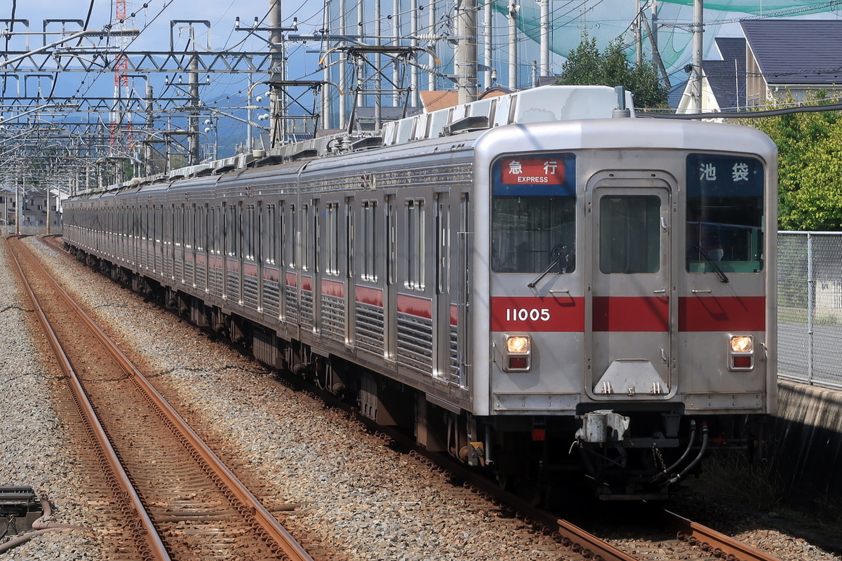 東武鉄道  10000系 11005F