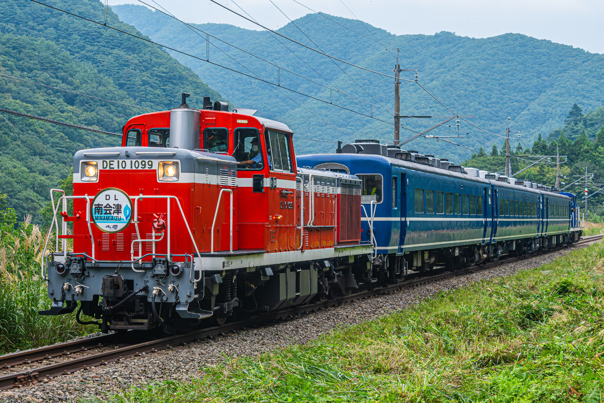 東武鉄道 下今市機関区 DE10 1099