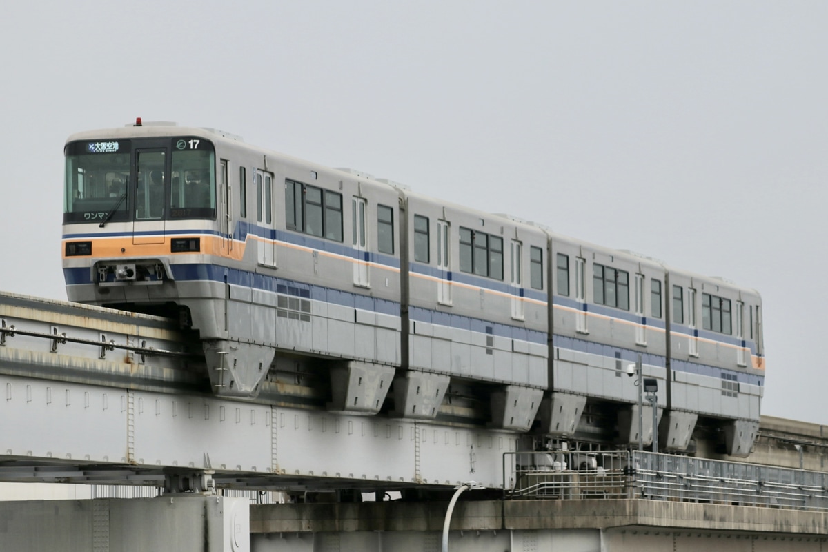 大阪高速鉄道 万博車両基地 2000系 2117F