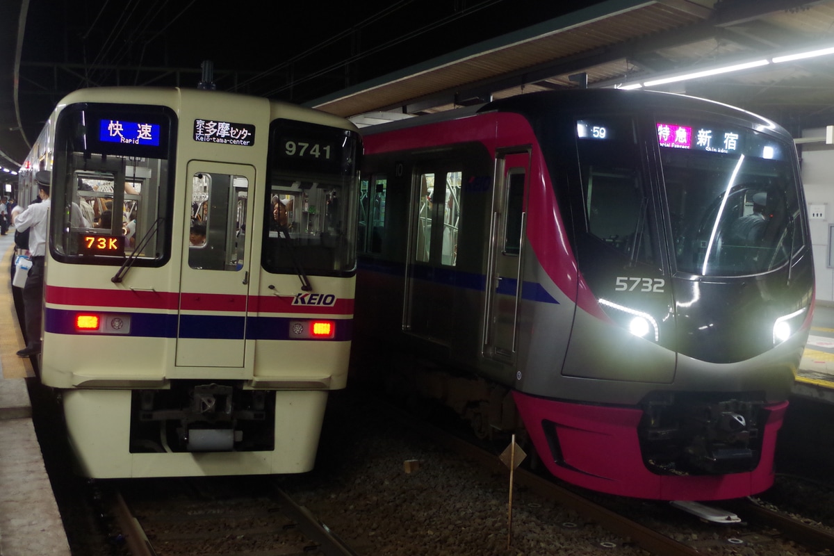 京王電鉄 若葉台検車区 5000系 5732編成