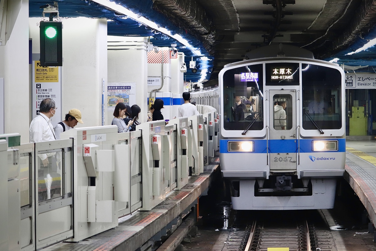 小田急電鉄 海老名検車区 2000形 2057×8