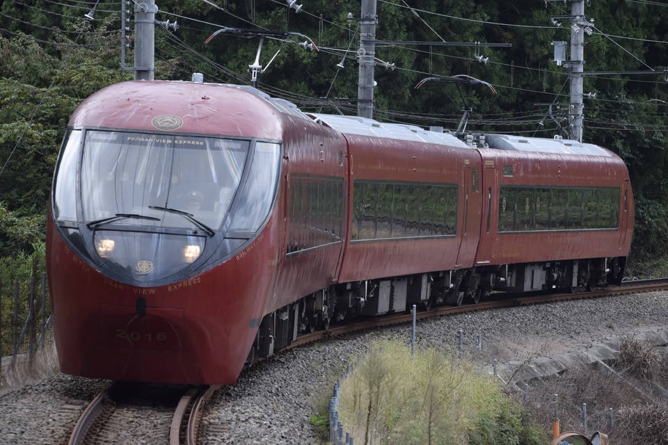 富士山麓電気鉄道 8500系 8501Fの写真
