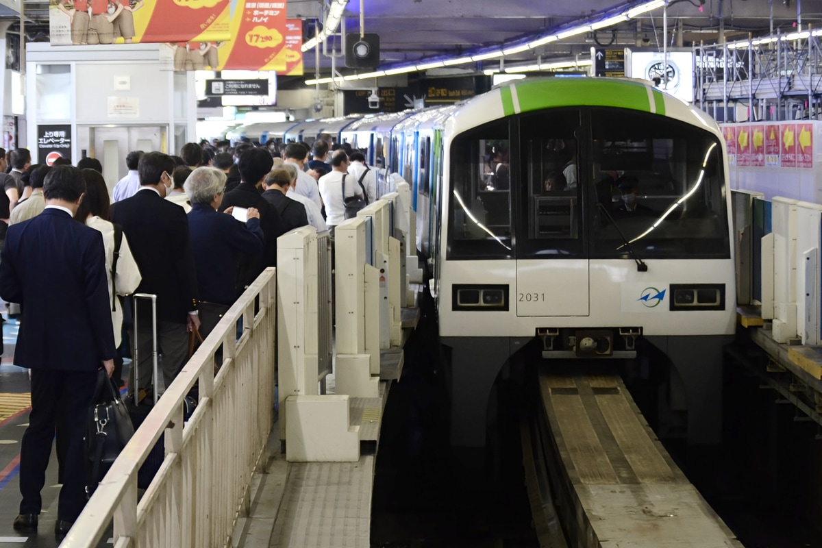 東京モノレール 昭和島車両区 2000形 2031編成