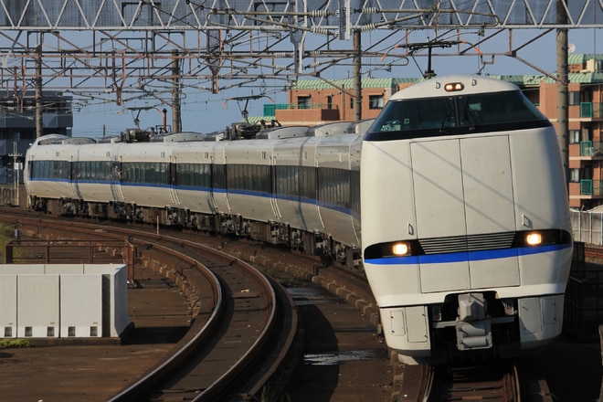 683系B35編成を大津京駅で撮影した写真